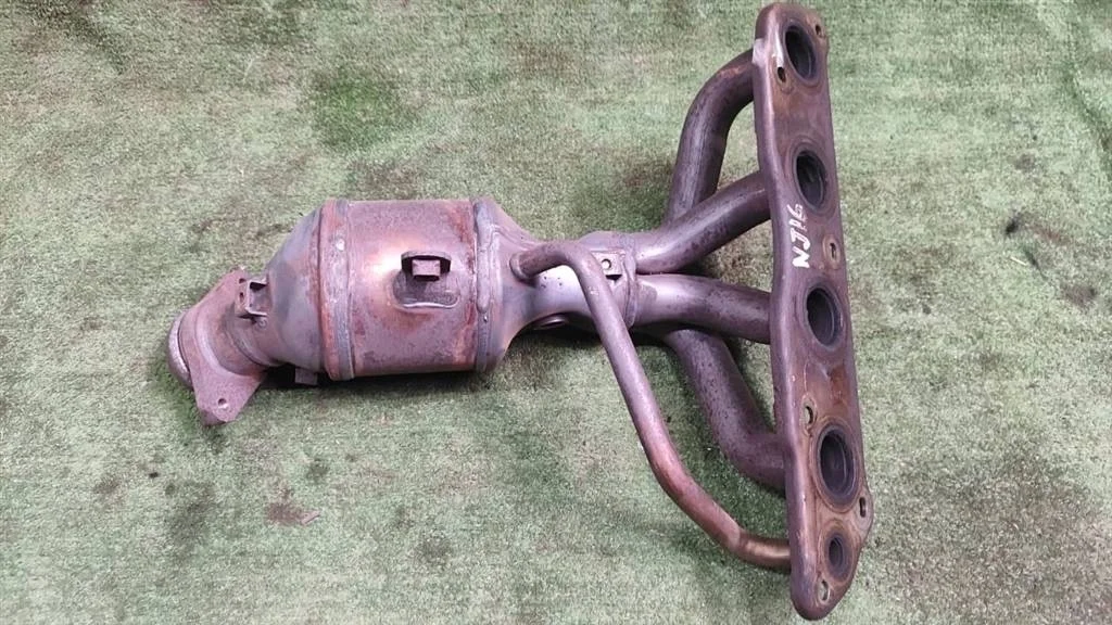 Б.у. коллектор выпускной с катализатором NISSAN QASHQAI J10 NISSAN QASHQAI J10