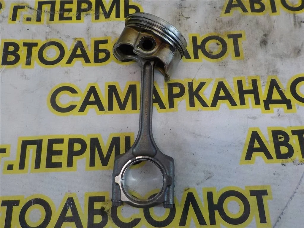 Поршень с шатуном Honda Civic 4D VIII 2006-2012