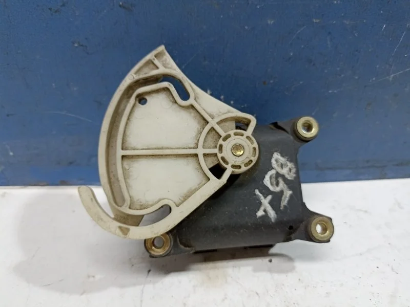 Моторчик заслонки печки Volkswagen Passat B5 2000 - 2005 8D1820511E