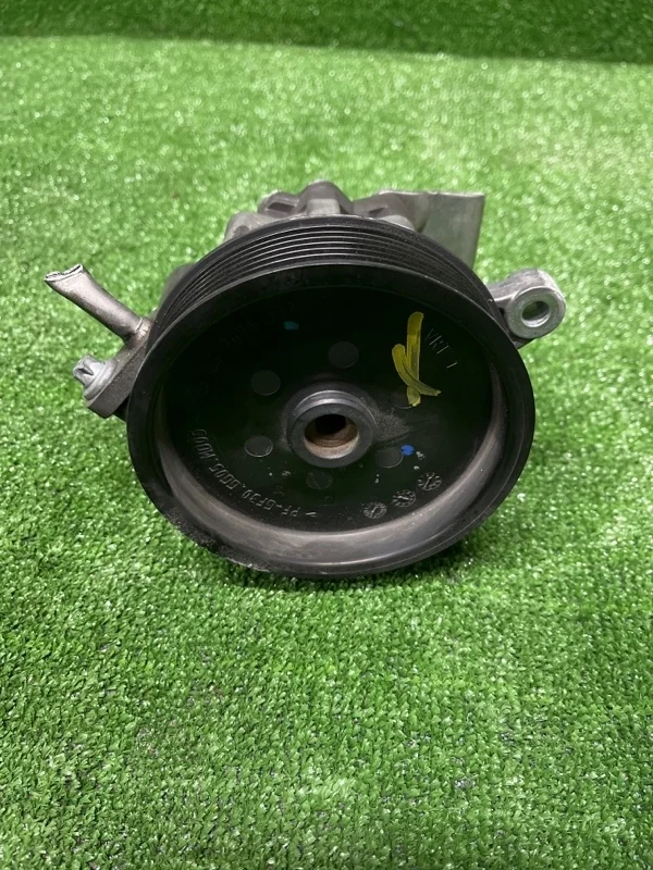 Насос ГУРа Mercedes-Benz E-Class 2012 A0064664801 W212 M642