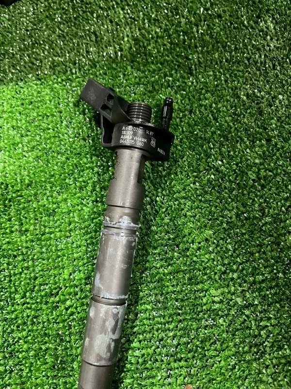 Форсунка топливная Mercedes-Benz S-Class 2005-2013 A6420701487 W221 M642