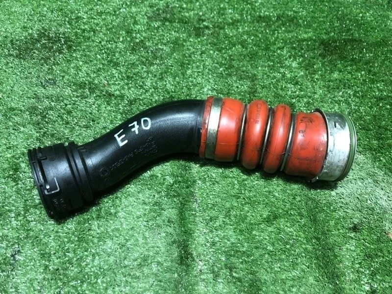 Патрубок интеркулера Bmw X5 2006-2013 13717583716 E70 M57D30