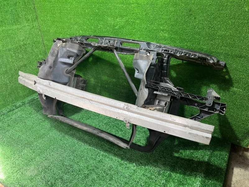 Рамка радиатора Bmw X3 2006-2010 51643419945 E83 N47D20, передняя