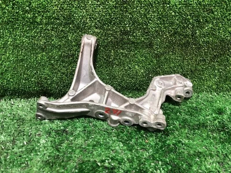Кронштейн двигателя Mercedes-Benz C-Class 2007-2015 A2711410840 W204 M271.860