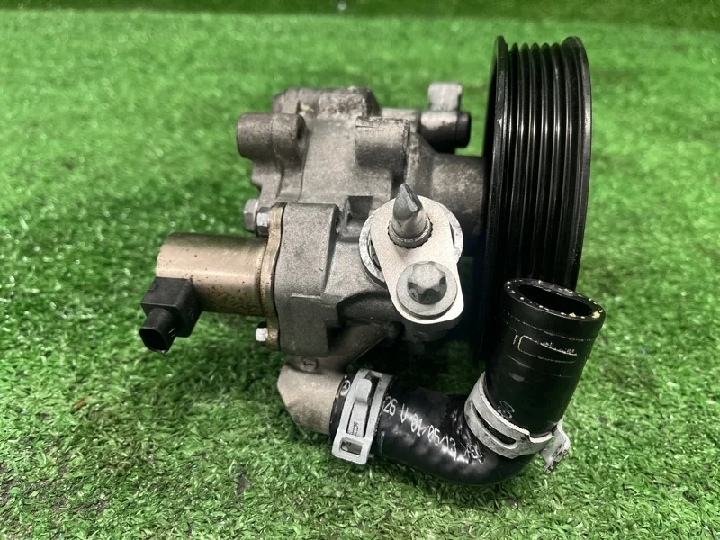 Насос ГУР Mercedes-Benz C180 2012 A0064666801 W204 271.860