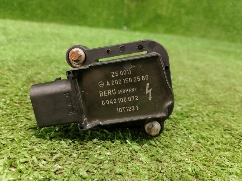 Катушка зажигания Mercedes-Benz E200 2012 A0001502580 W212 271.860