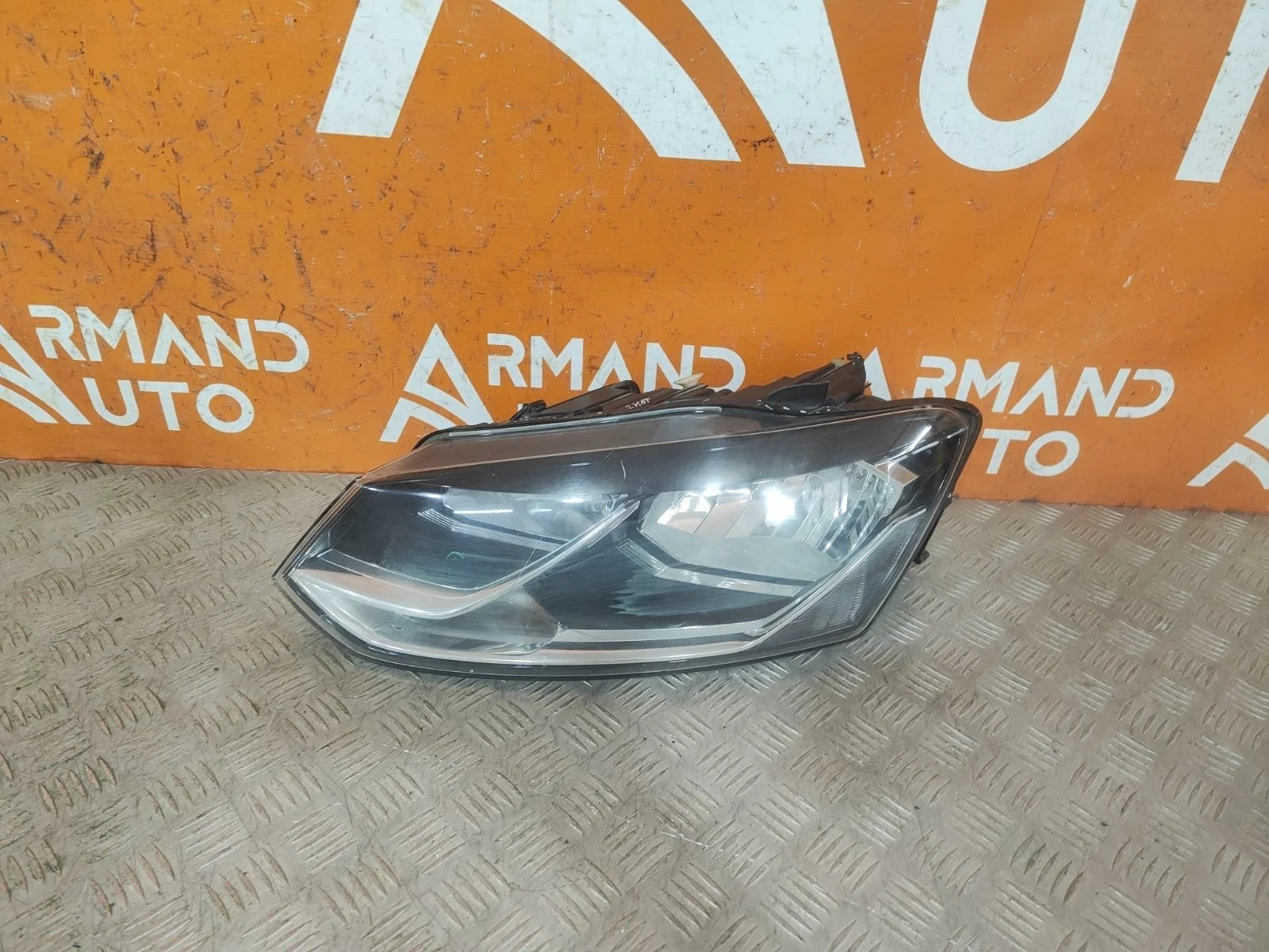 Фара Volkswagen Polo 2014-2020 5