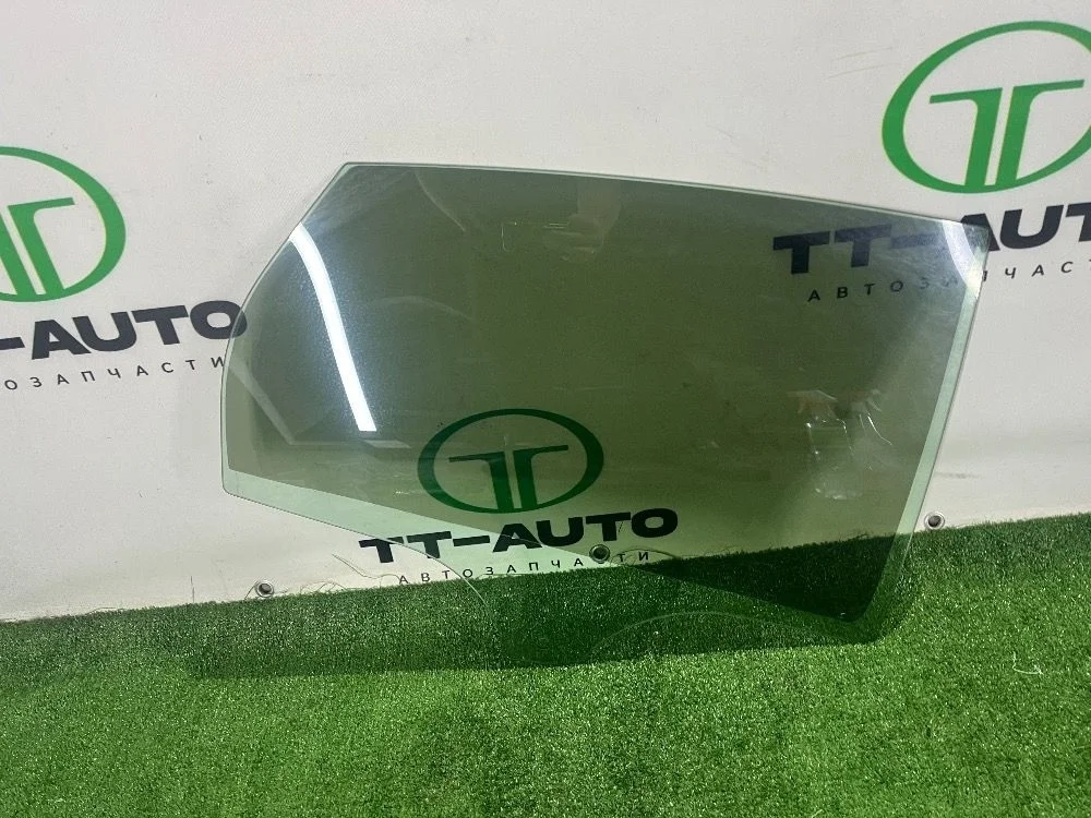 Стекло двери задней правой Ford Focus 3 2011-2019