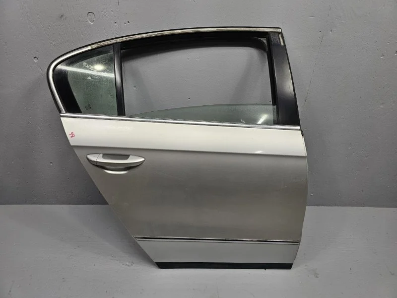 Дверь Volkswagen Passat B6