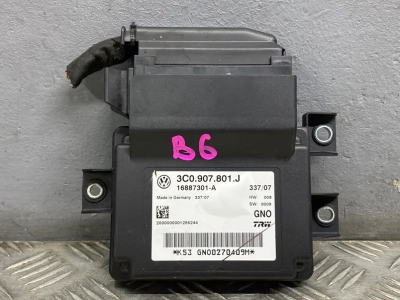 Блок управления ручником Volkswagen Passat B6