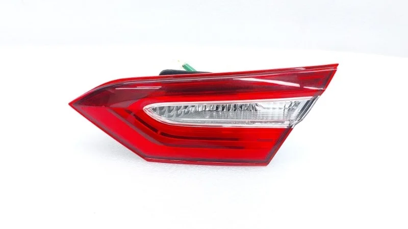 Фонарь Toyota Camry 2019 70