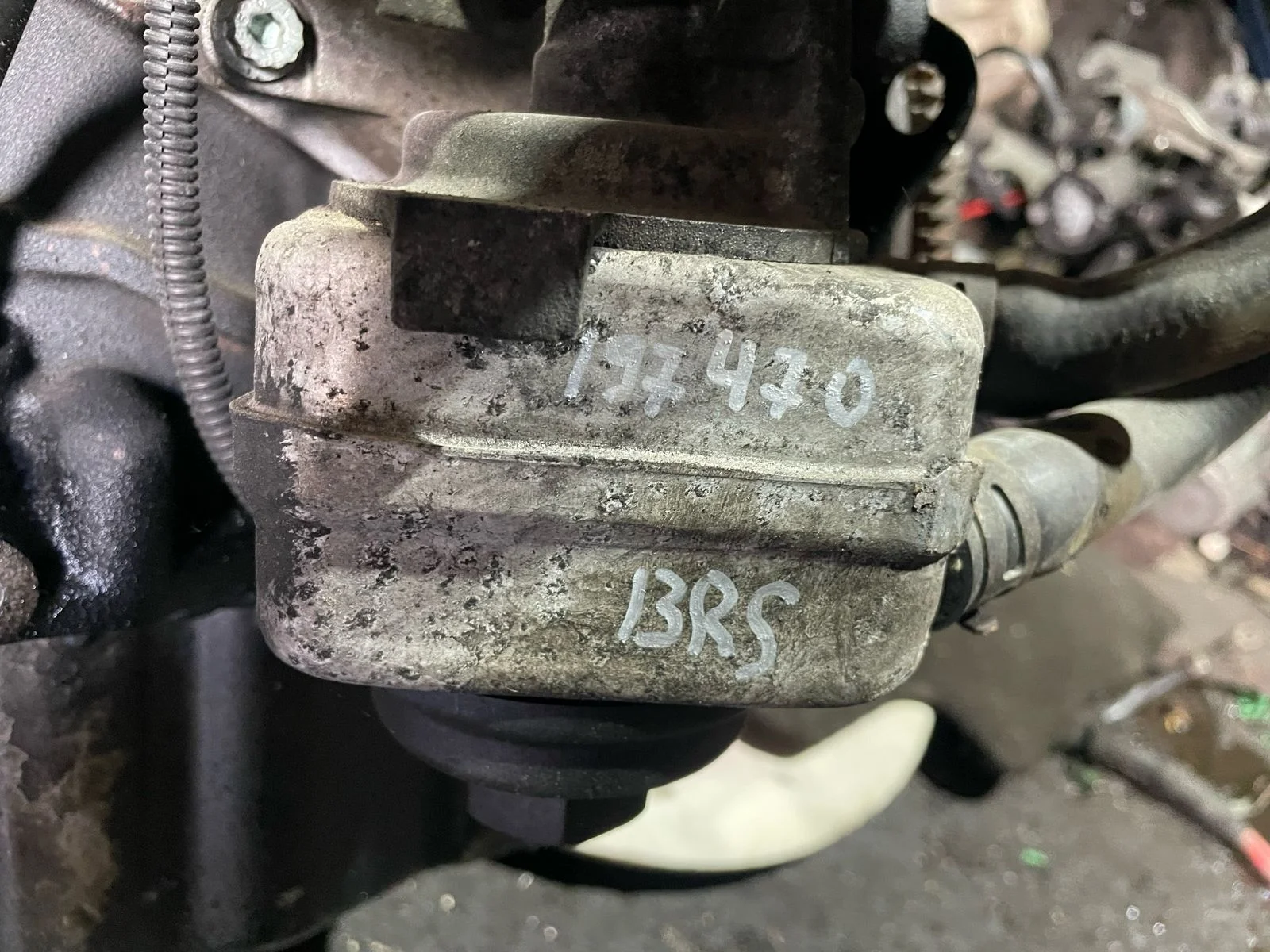 Радиатор масляный двигателя теплообменник AUDI A3, SKODA OCTAVIA 1Z, VOLKSWAGEN GOLF 5/5+/6, PASSAT B6/B7/CC, TIGUAN 2004- б/у A3(2004-2013);OCTAVIA 1Z(2004-2012);GOLF 5(2004-2009);JETTA 6(2011-);PASSAT B6(2005-2010)