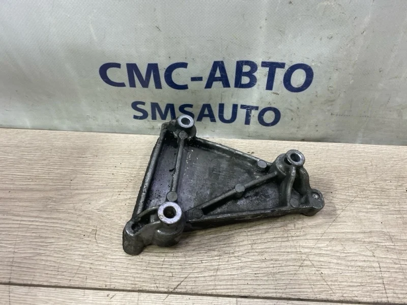 Кронштейн ДВС Audi A6 2010 06E260835C C6 2.8 CCE