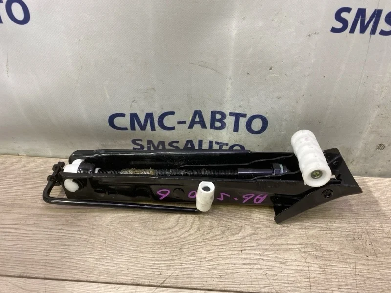 Домкрат Audi A6 2014 4G0011031 C7 2.0T CDN