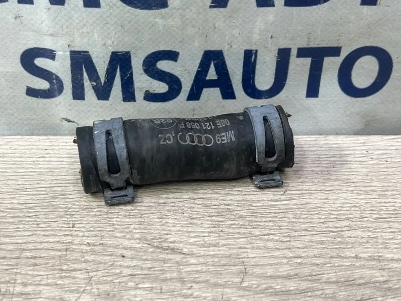 Патрубок охлаждения Audi A7 2011 06E121058F C7 3.0 CGW