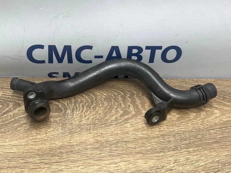 Патрубок охлаждения Audi A6 2014 06H121065D C7 2.0T CDN
