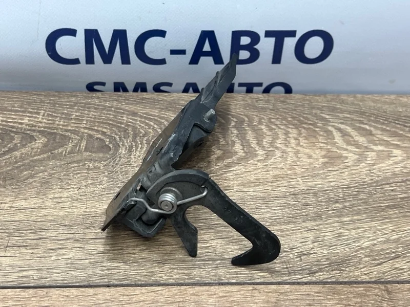 Крюк капота Audi A8 4H0823485C D4 3.0 CGW