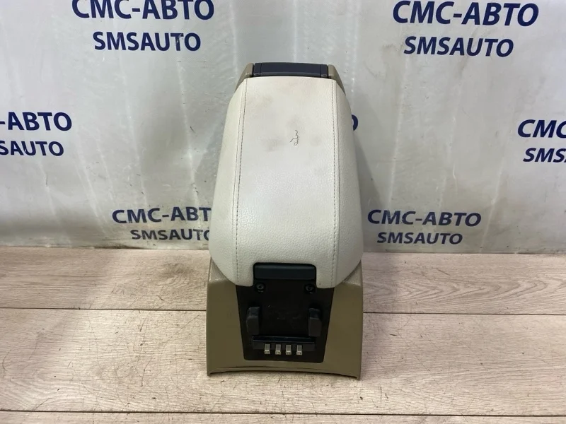 Подлокотник Volvo Xc90 30766148 ХС90 4.4 B8444S