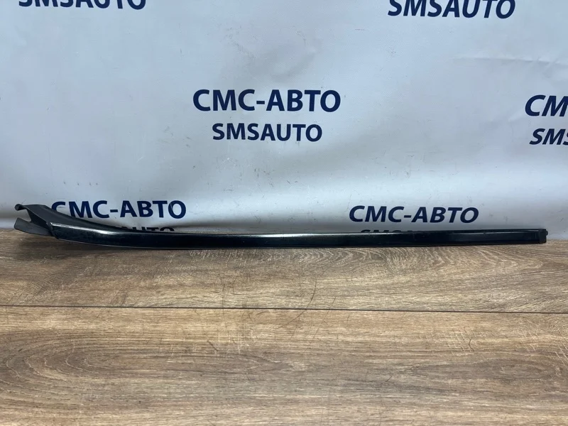 Молдинг лобового стекла Mercedes-Benz Ml A1666901180 W166 642.826, левый
