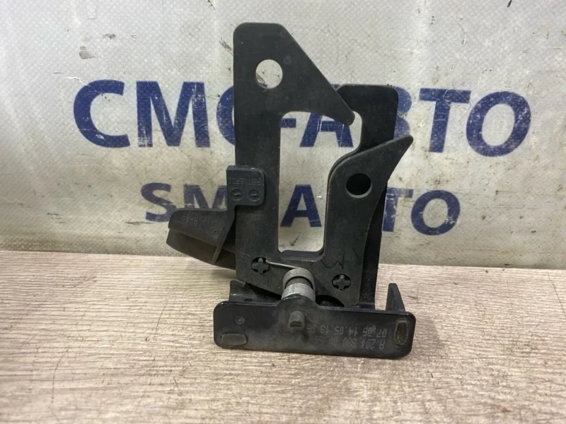 Крюк капота Mercedes-Benz Ml A2048800064 W166 642.826