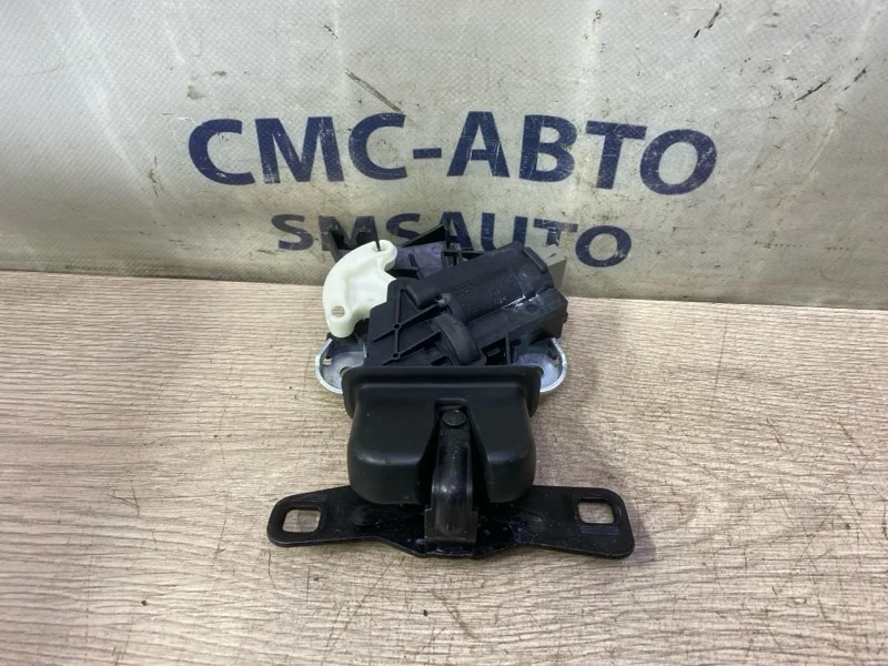 Замок багажника Audi A6 4F5827505D C6 2.8 CCE