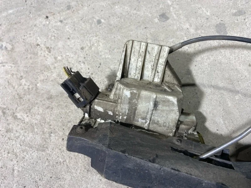 Замок двери передней левой Ford Focus 1 Usa