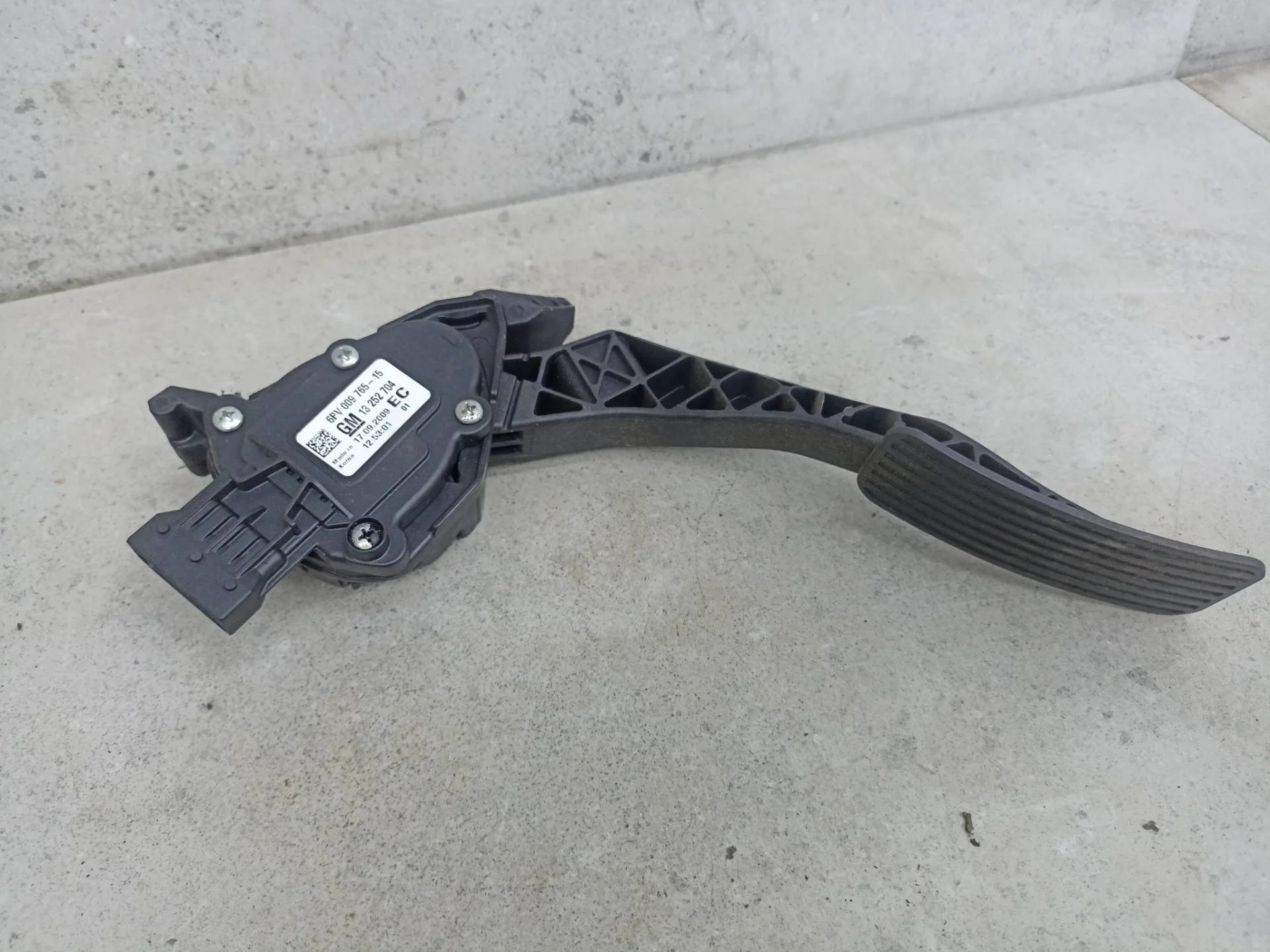Педаль газа Chevrolet Cruze 2010 13252704