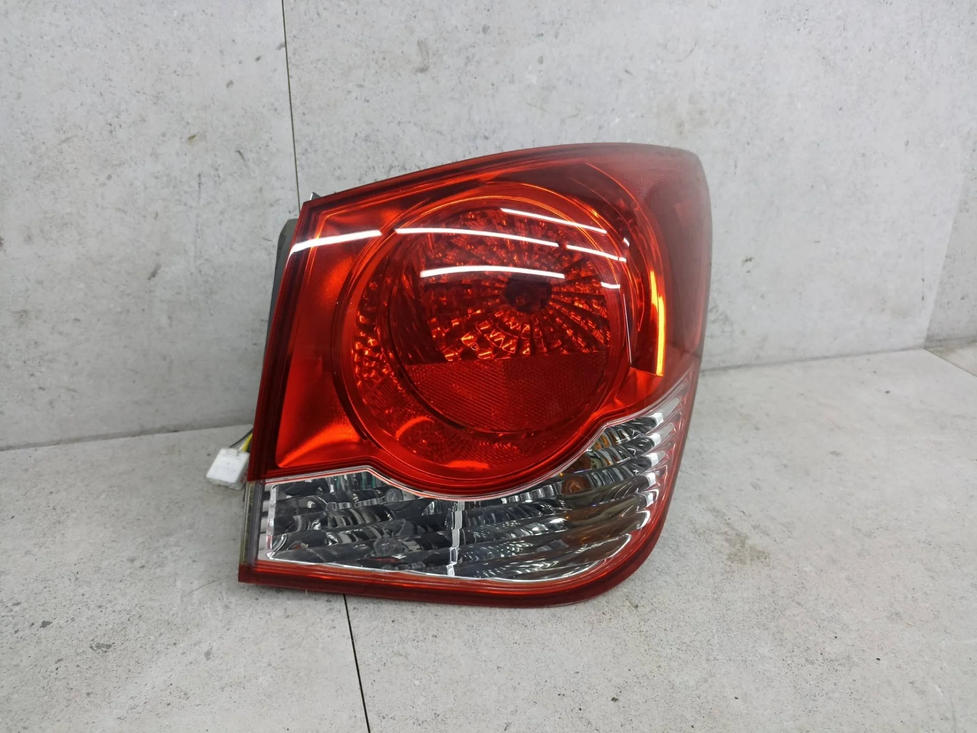 Фонарь задний правый Chevrolet Cruze 2010 95039731