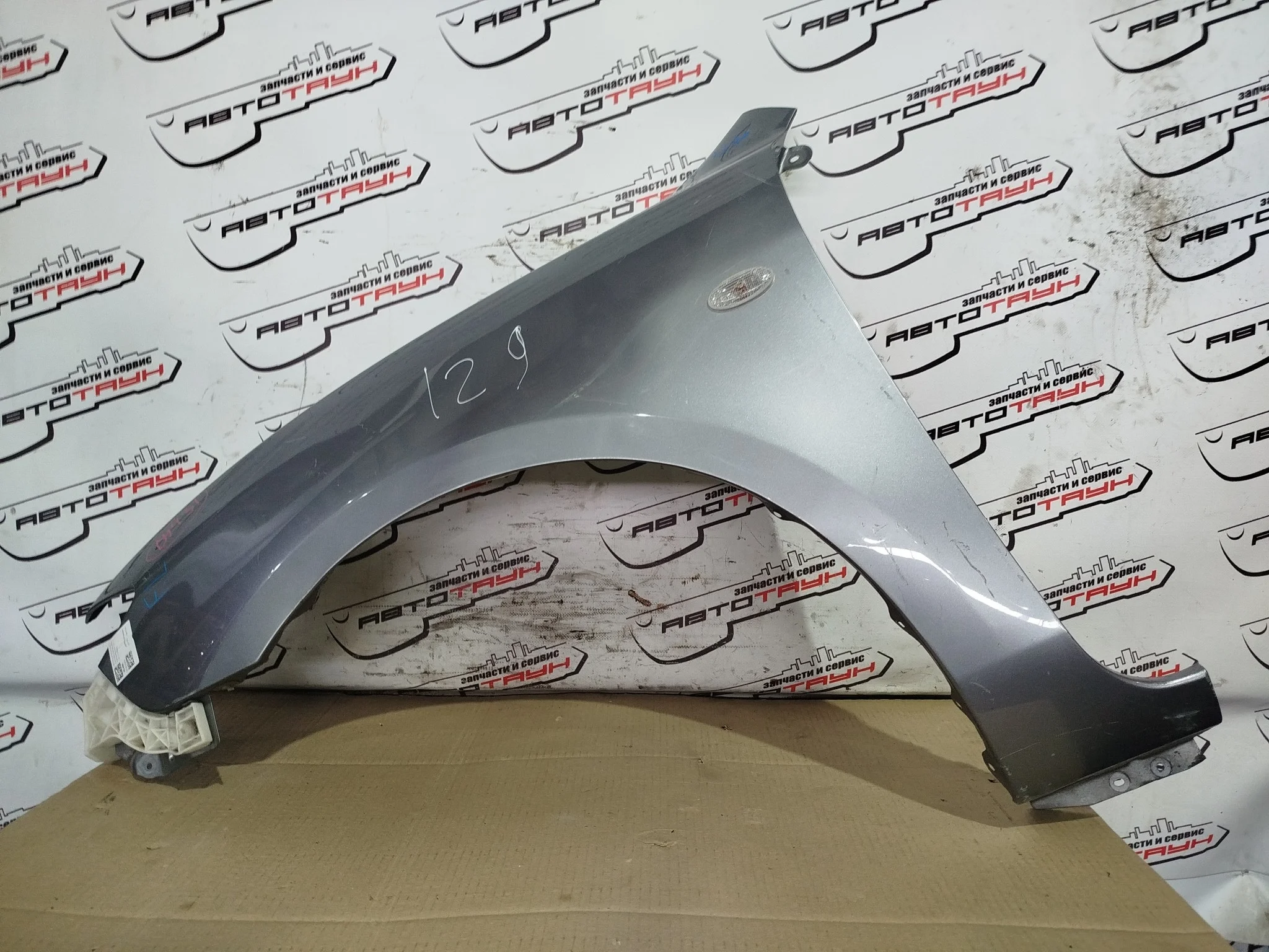 КРЫЛО MAZDA AXELA MAZDA3 BK BK3P BK5P BKEP BN8V52211D ПЕРЕДНЕЕ ЛЕВОЕ SEDAN серебро DY431