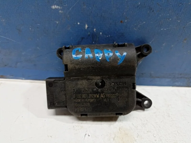 Моторчик заслонки печки Volkswagen Caddy 3 2003-2015 1K0907511J