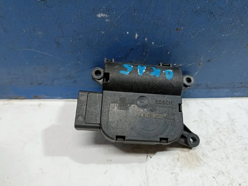 Моторчик заслонки печки Skoda Octavia A5 2004-2013 1K0907511E 1Z