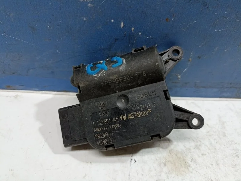 Моторчик заслонки печки Audi Q3 1K0907511 8UB
