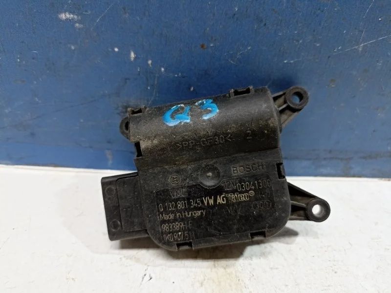 Моторчик заслонки печки Audi Q3 1K0907511 8UB