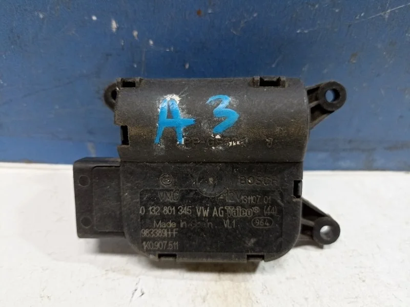 Моторчик заслонки печки Audi A3 2004-2013 1K0907511 8PA