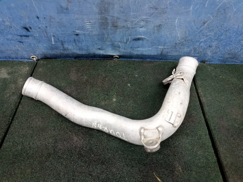 Патрубок картерных газов Volkswagen Touran 2003 - 2010 1K0145840K