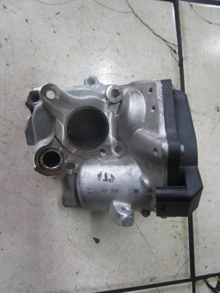 Клапан EGR Mercedes-Benz