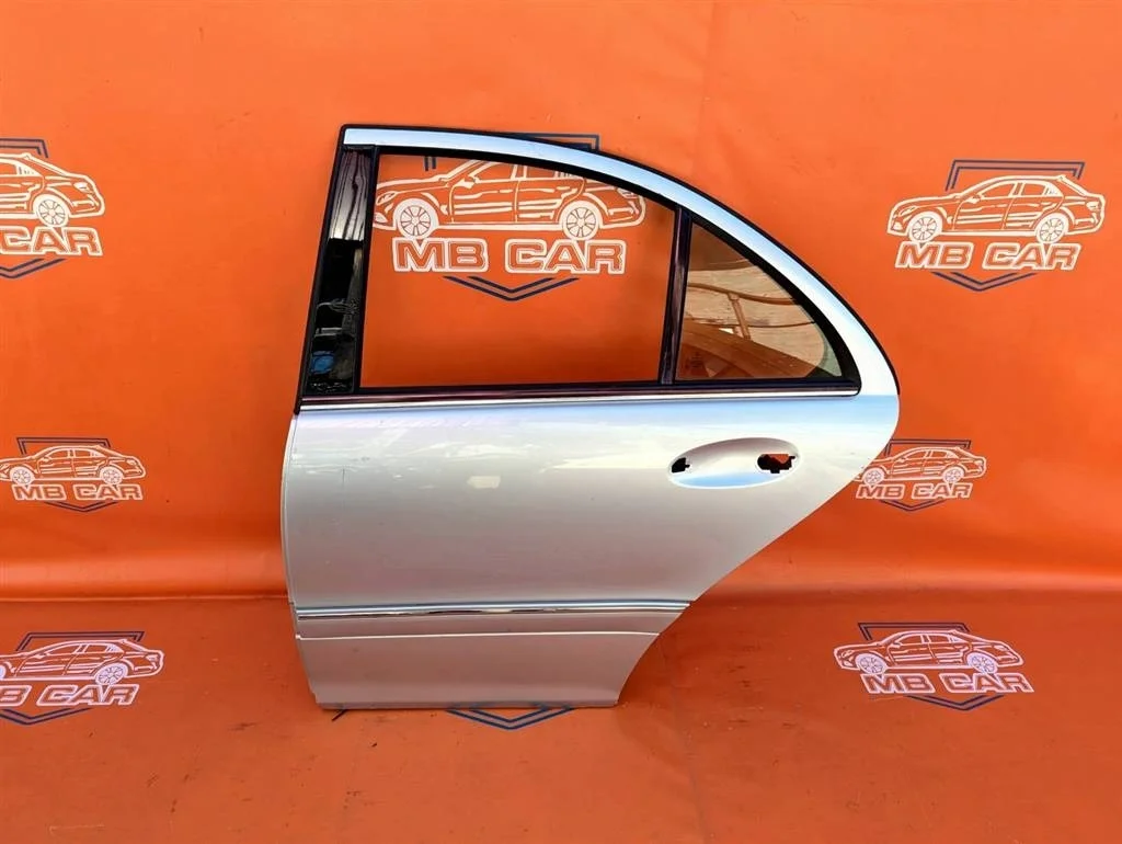 Дверь задняя левая Mercedes-Benz