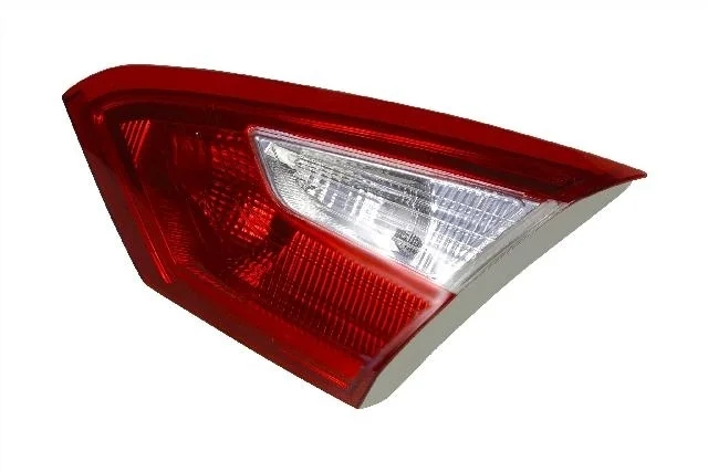Фонарь задний правый внутренний Уценка 20% (царапины, трещины) FORD FOCUS III 2011-2014