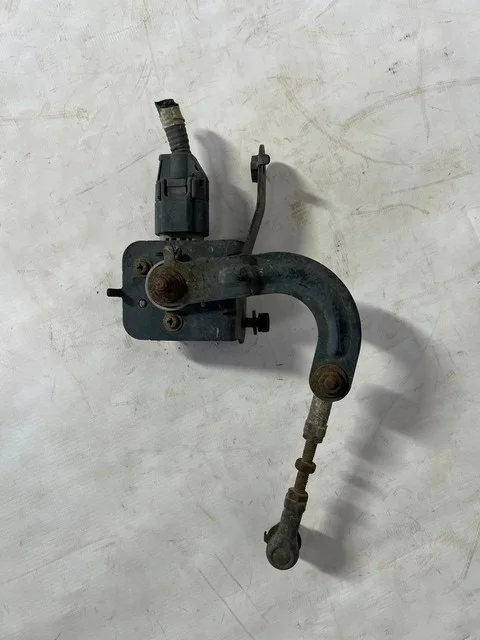 Датчик положения кузова задний GSU35 TOYOTA HARRIER XU30 2003-2013, LEXUS RX II 300/330/350/400H XU30 2003-2006, RX II 300/330/350/400H XU30 2006-2009