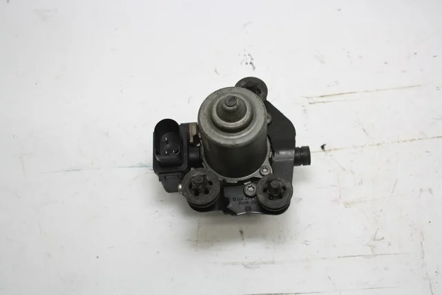 Насос вакуумный 8P SKODA RAPID I NH 2012-2020, VOLKSWAGEN JETTA VI 162 / 163 / AV2 / AV3 2010-2014, PASSAT B7 2011-2015, GOLF VI 5K1 / AJ5 2009-2013