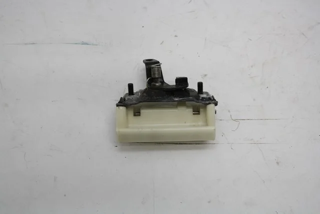 Ручка открывания крышки багажника V93W MITSUBISHI PAJERO II / MONTERO II V1 / V2 / V3 / V4 1991-1996, PAJERO III / MONTERO III V6 / V7 2000-2002