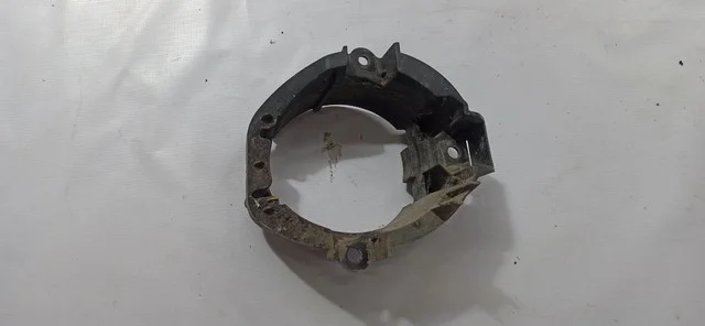 Кронштейн противотуманной фары правой XA30 TOYOTA RAV4 XA30 2006-2008
