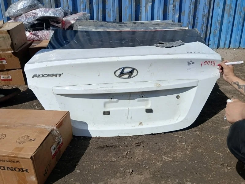 Крышка багажника Hyundai Solaris 2010-2014 RB