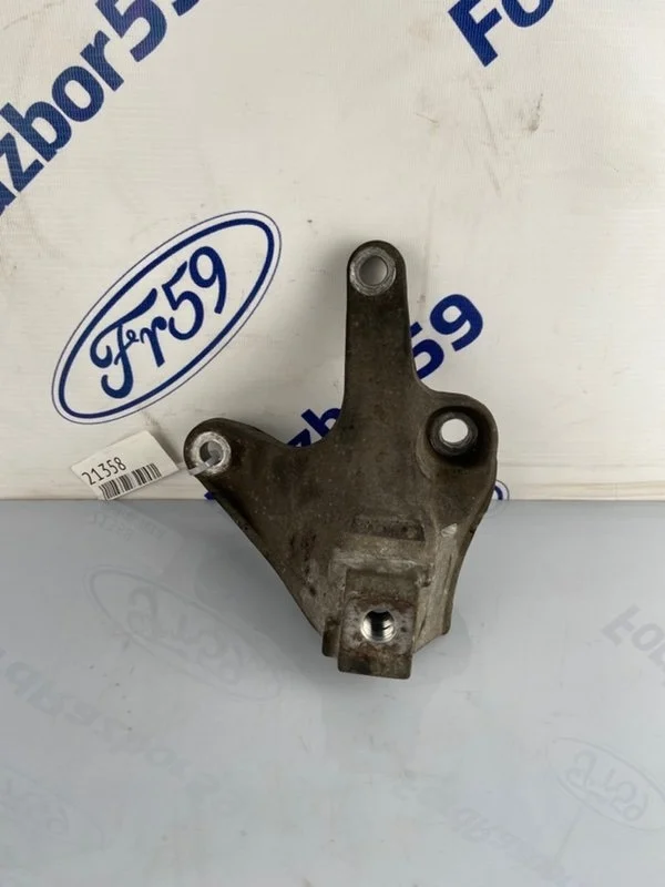 Кронштейн МКПП (Тринога) Ford Focus 2 2007 1326816 CB4 1.8 (QQDB)