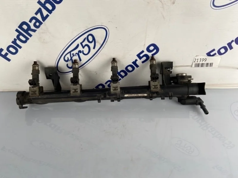 Рампа топливная Ford Fiesta 2013 1698074 CB1 1.6 (IQJA)