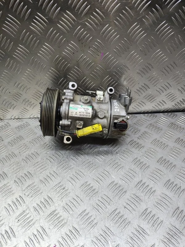 Компрессор кондиционера Peugeot 308 9671216280 LC EP6