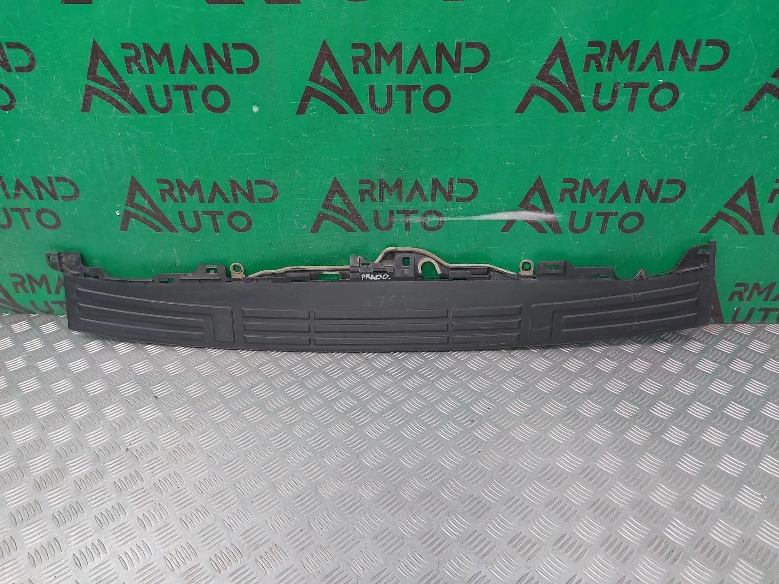 Накладка бампера верхняя Toyota Land Cruiser Prado 2009-нв 150