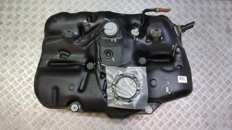 Бак топливный Toyota Camry 2021 70