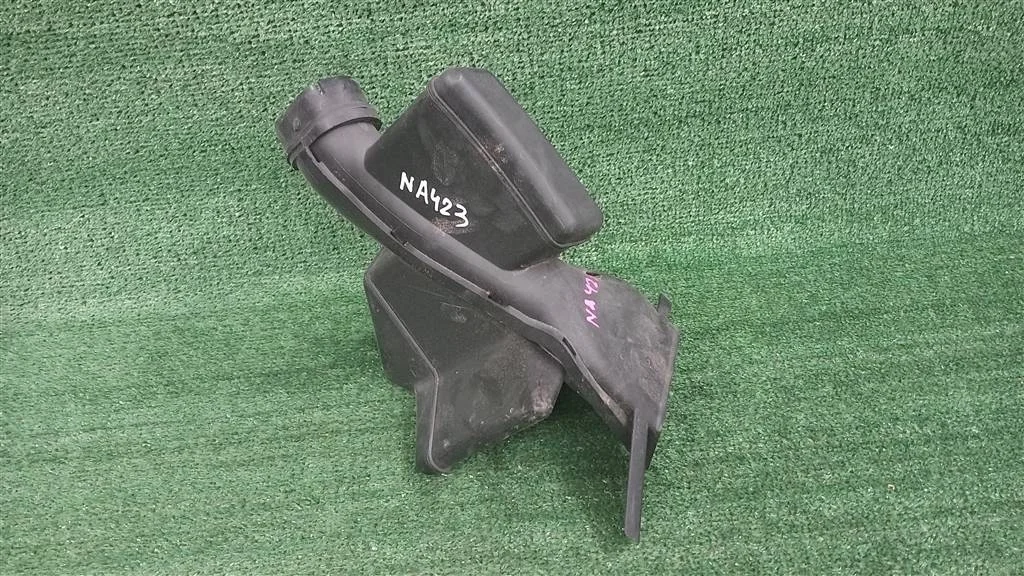 Б.у. воздухозаборник MITSUBISHI GRANDIS NA4W MITSUBISHI GRANDIS NA4W