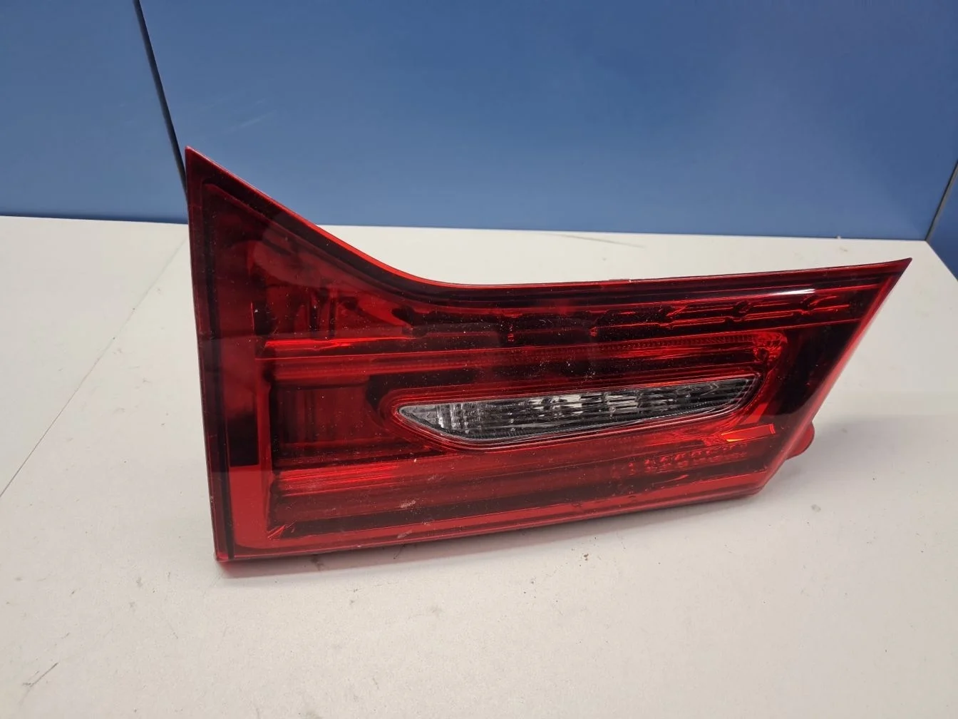 Фонарь в крышку правый для Acura MDX YD3 2013-
